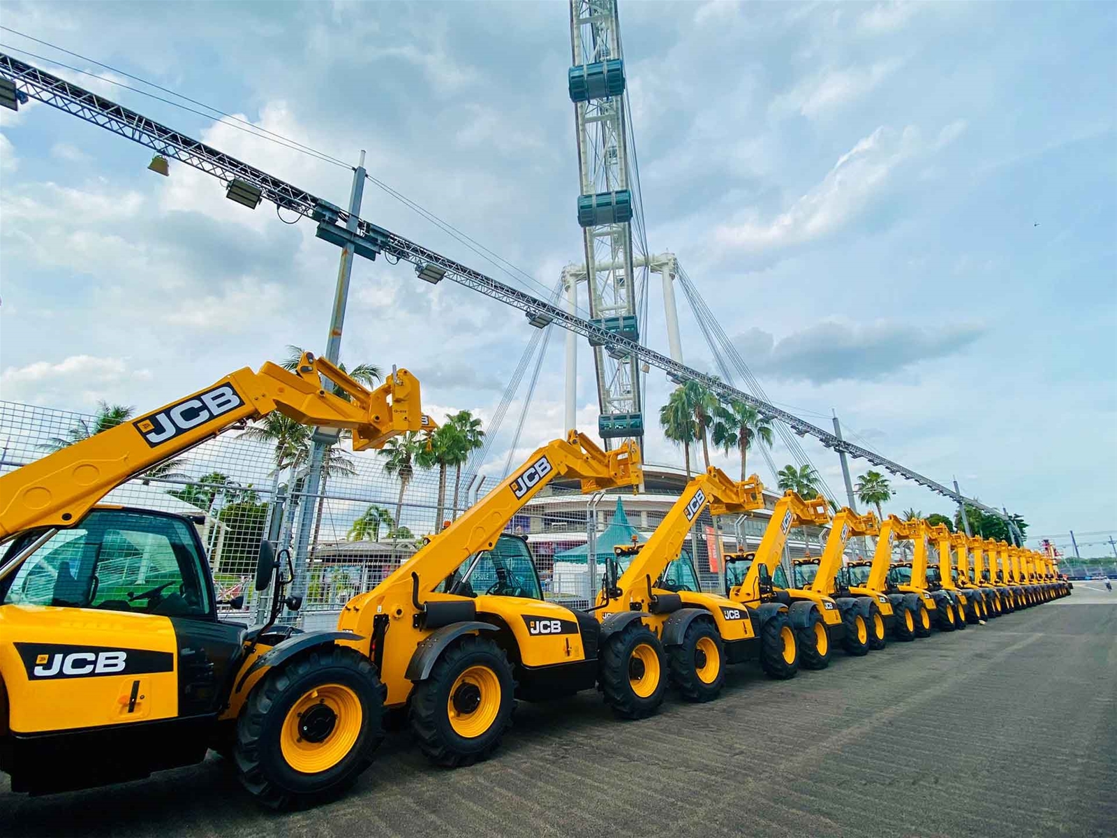 Hình ảnh JCB Telehandler Loadalls tại Giải đua F1