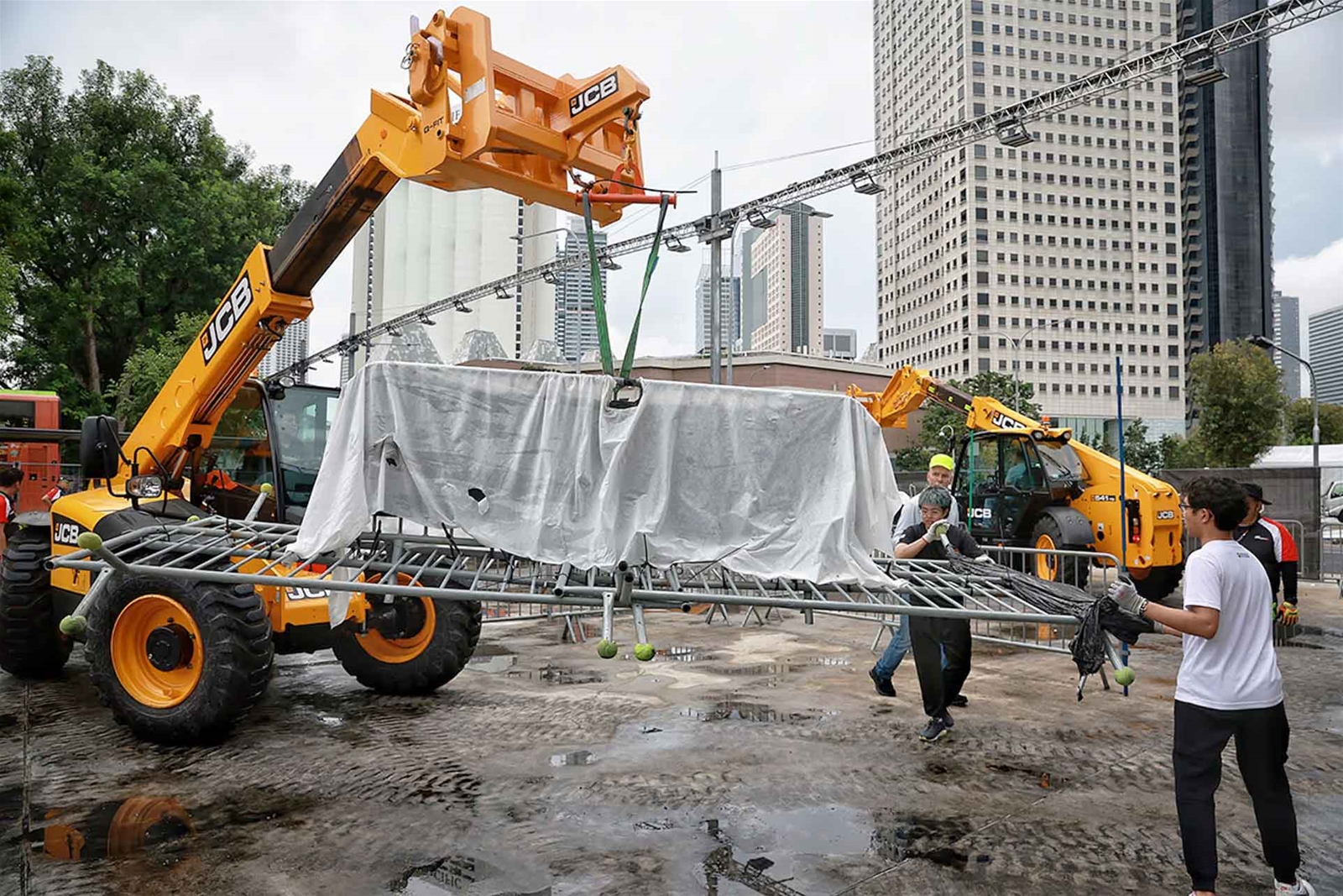 Hình ảnh JCB Telehandler Loadalls tại Giải đua F1