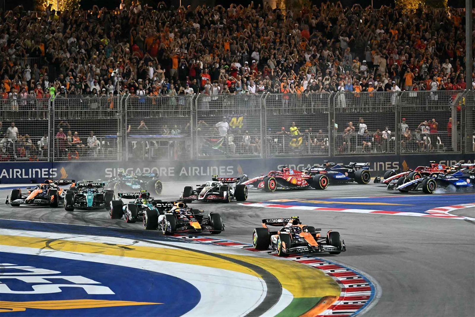 Chứng kiến cuộc đua khốc liệt tại Formula 1 Singapore Airlines Singapore Grand Prix 2024