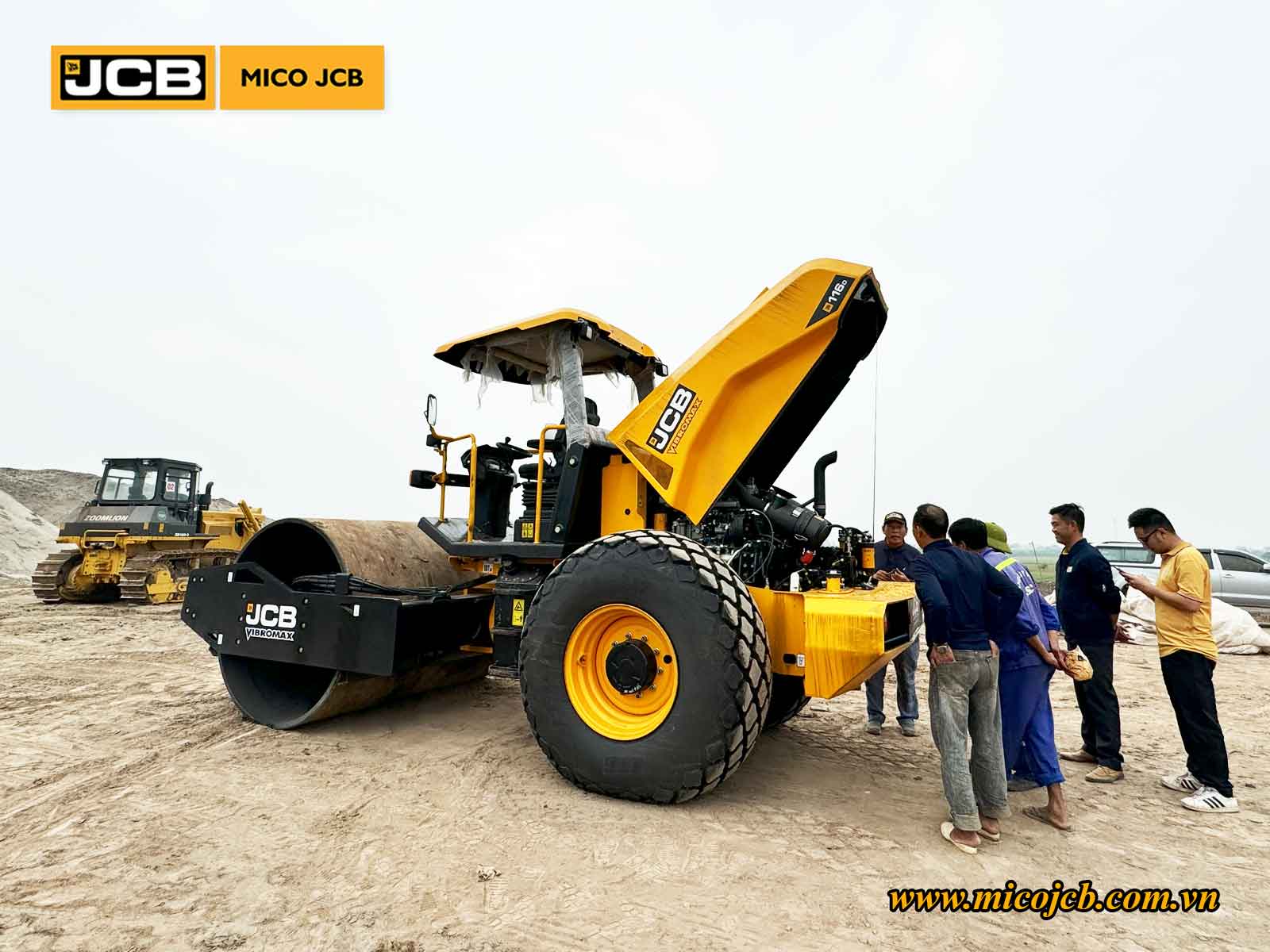 Bàn giao JCB: Lô xe lu rung JCB 116D Vibromax cho khách hàng thi công đường dẫn cao tốc