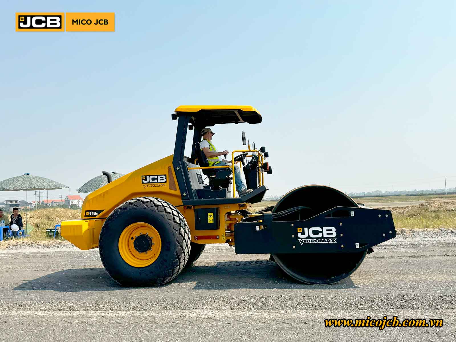 Xe lu JCB chạy làn thứ 2