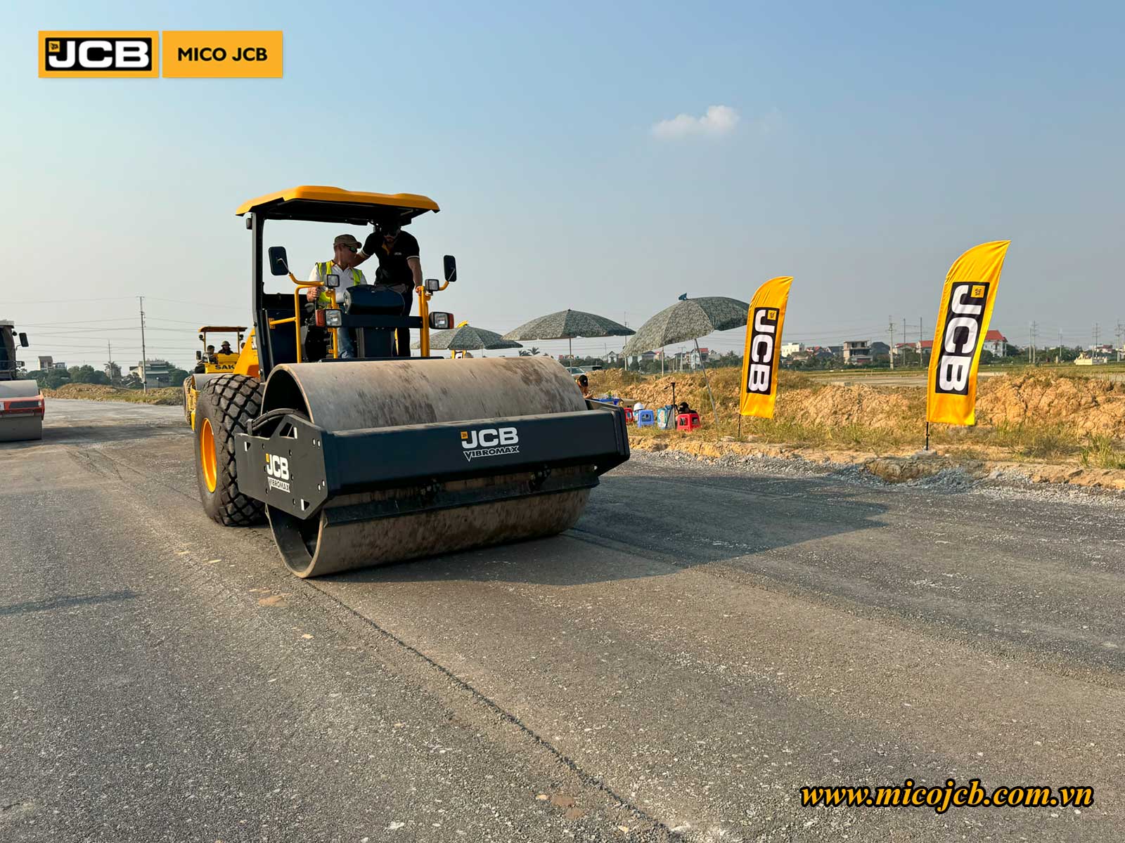 Có sự tham giao Mr. Oliver & Mr. Ahmed Chuyên gia đến từ Thương hiệu JCB
