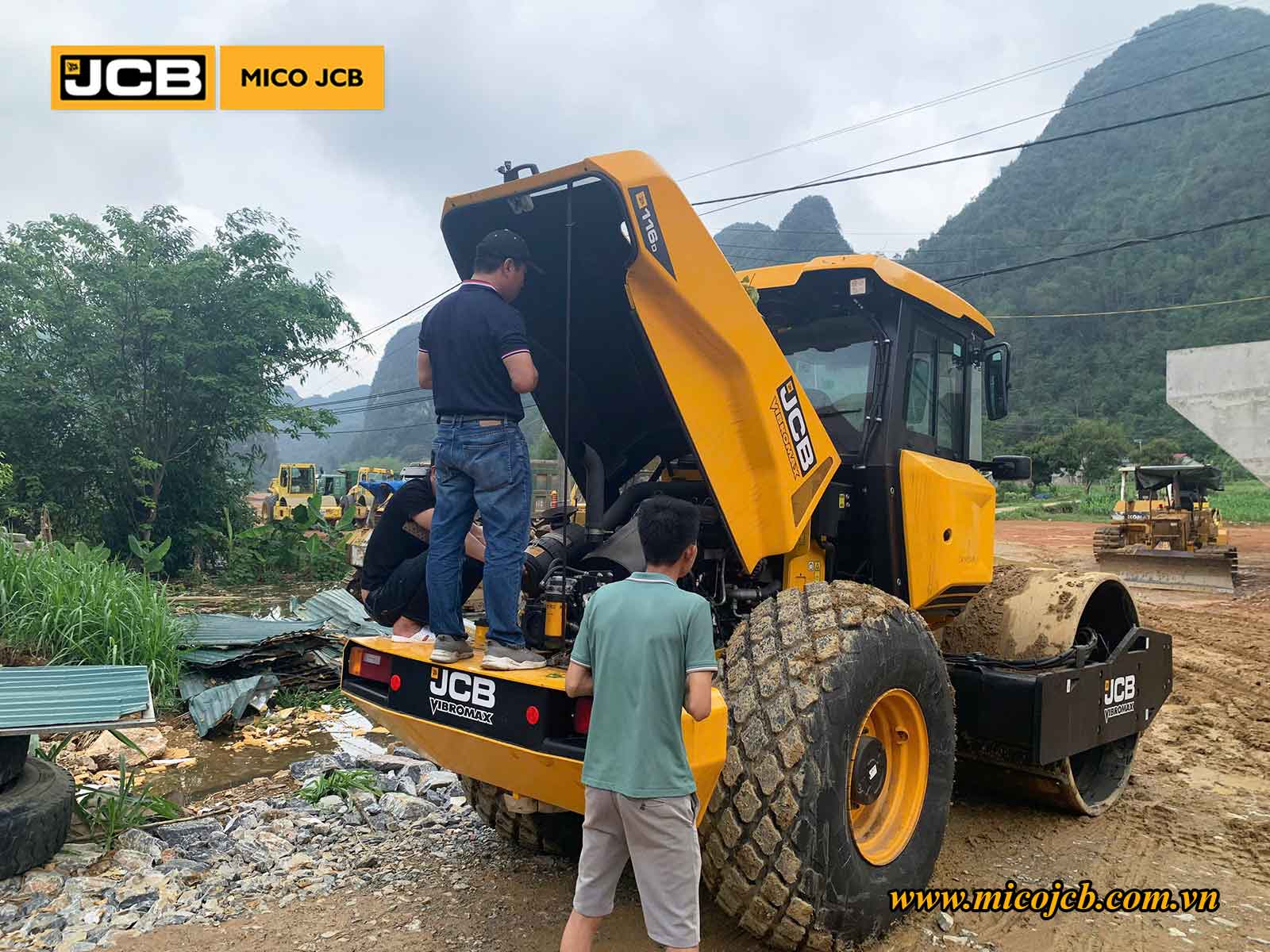 Bàn giao JCB: 02 Xe lu rung JCB 116D cabin điều hòa cho dự án đường cao tốc