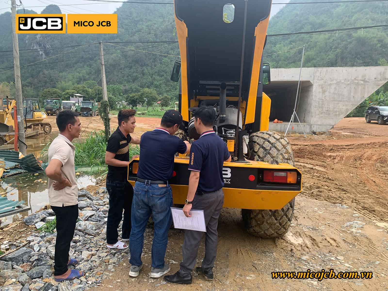 Bàn giao JCB: 02 Xe lu rung JCB 116D cabin điều hòa cho dự án đường cao tốc