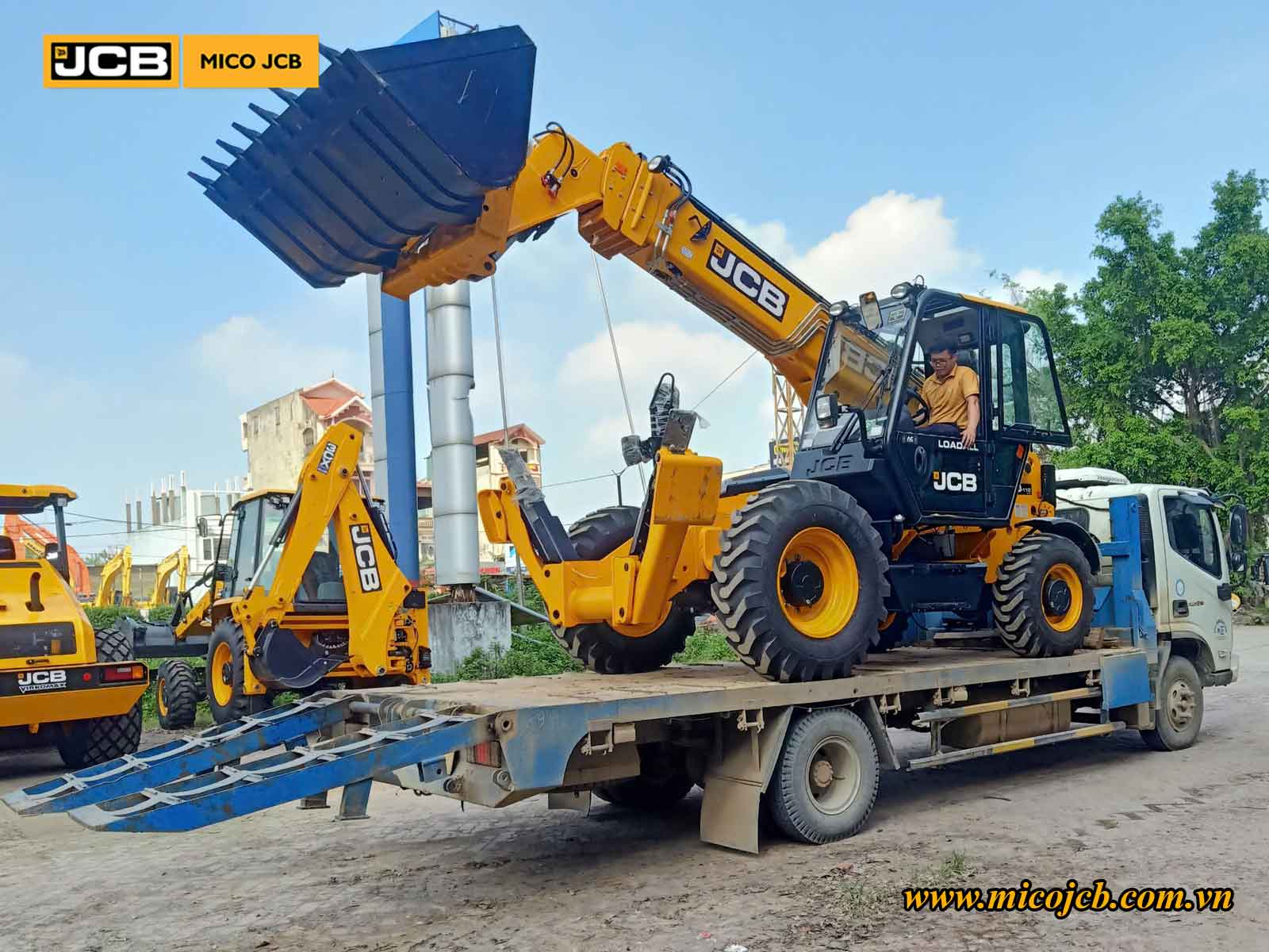 Bàn giao JCB: Xe nâng đa năng 530-110 cho dự án xây dựng nhà xưởng công nghiệp