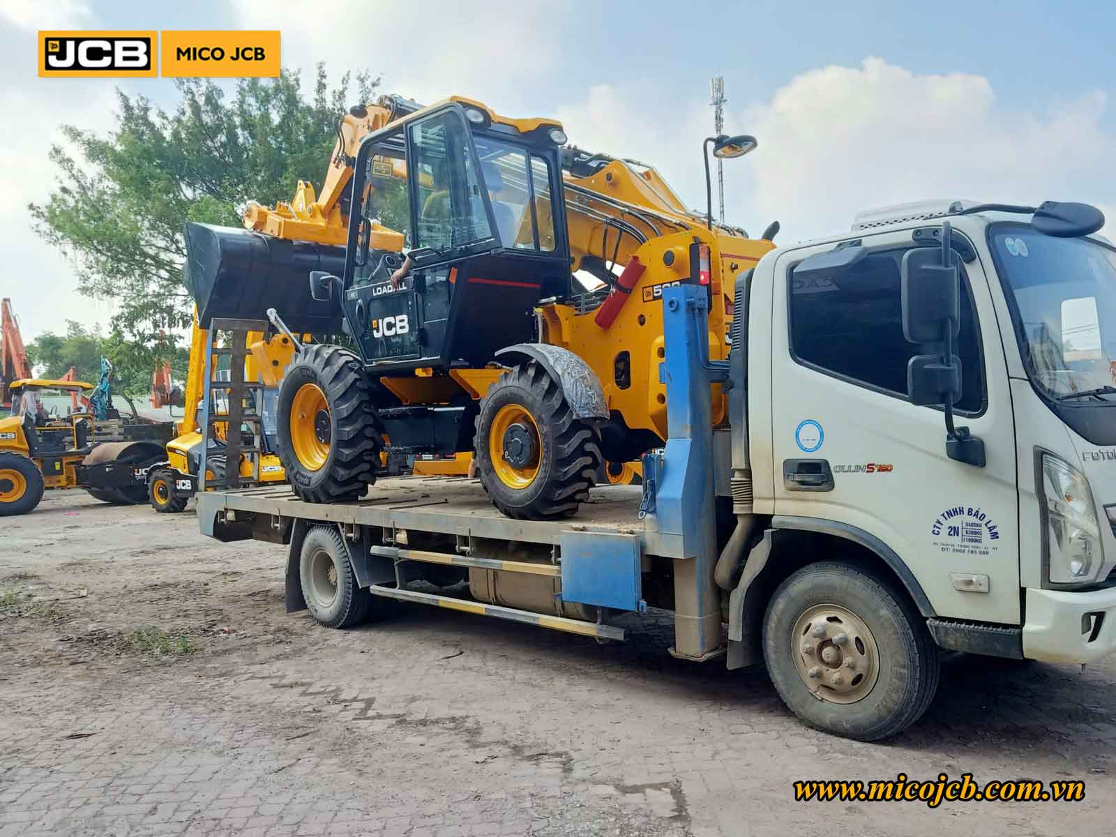 Bàn giao JCB: Xe nâng đa năng 530-110 cho dự án xây dựng nhà xưởng công nghiệp