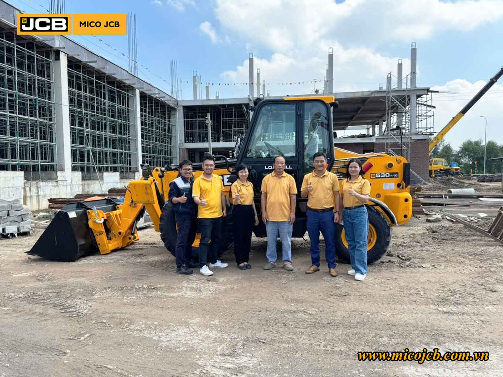 Bàn giao JCB: Xe nâng đa năng 530-110 cho dự án xây dựng nhà xưởng công nghiệp