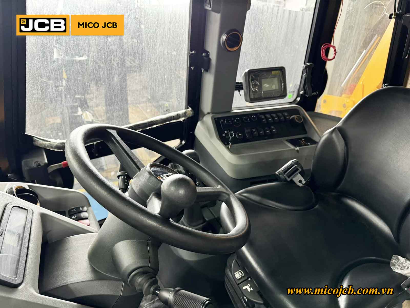 Cabin máy xúc đào liên hợp JCB 3CX Plus