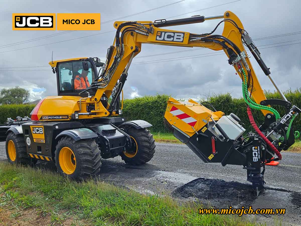 JCB PotholePro Cỗ máy đa năng chỉ 8 phút để vá ổ gà trên đường phố